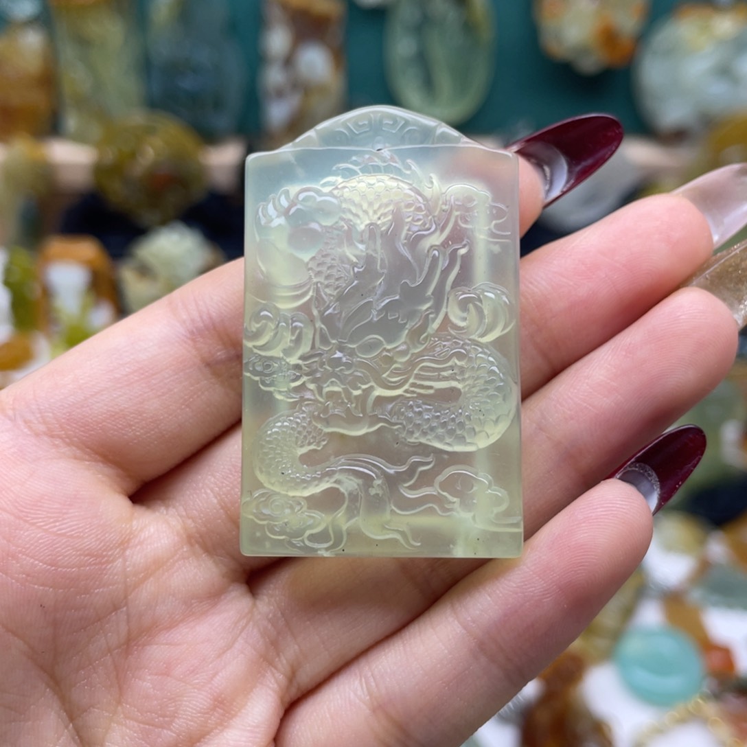 蛇纹石玉吊坠(不含链)未镶嵌