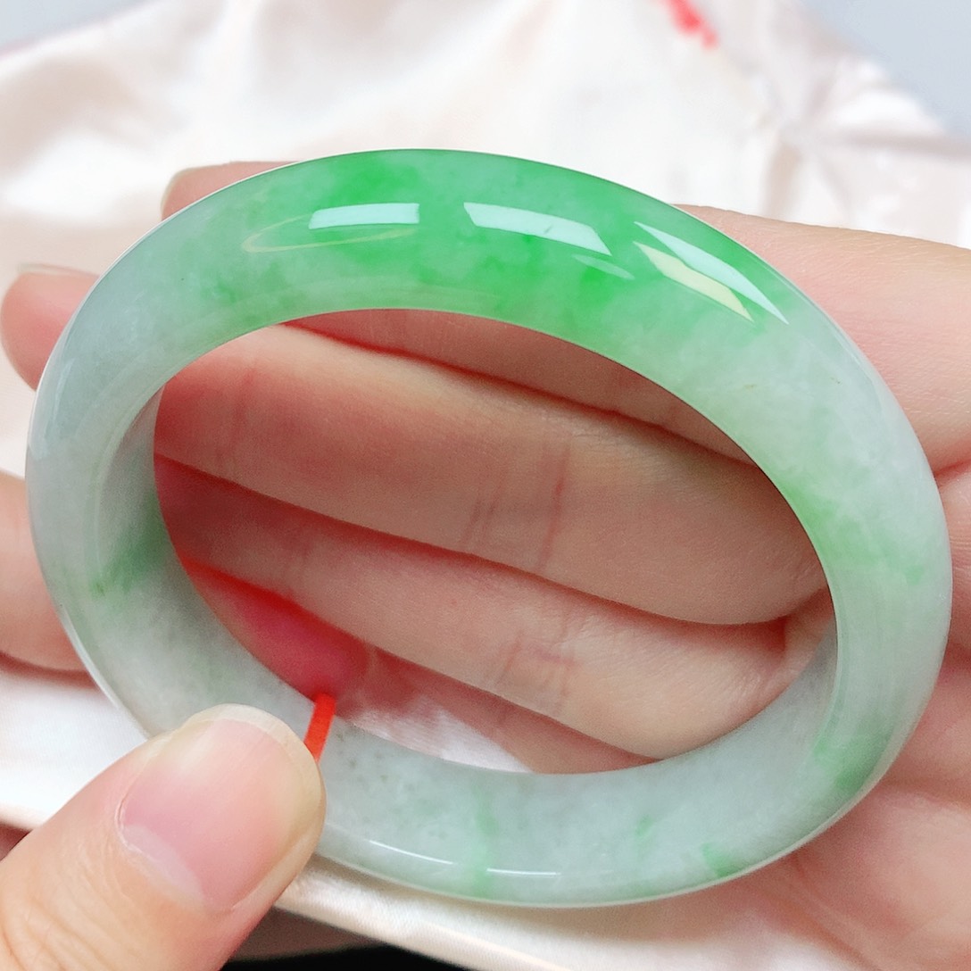 翡翠手镯未镶嵌抖音637