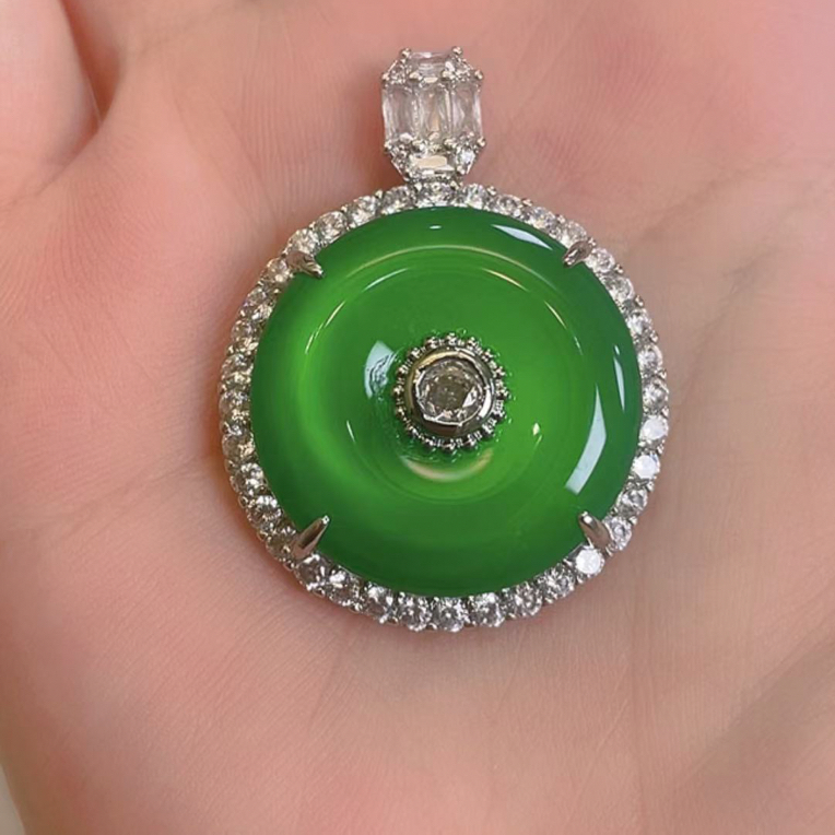 绿玉髓平安扣满钻镶嵌大气优雅