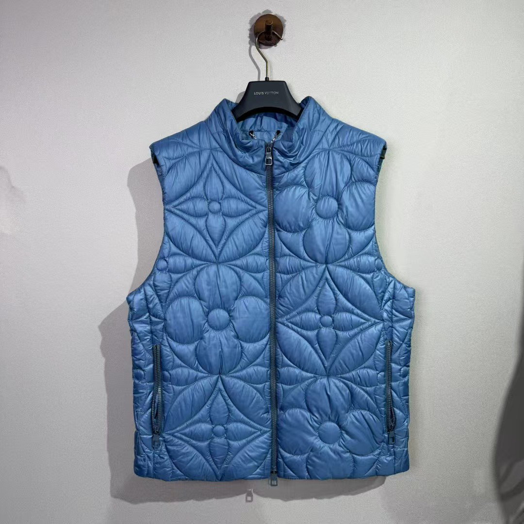 99新 LouisVuitton/路易威登 52码/时尚/蓝色浮雕老花满印棉马甲