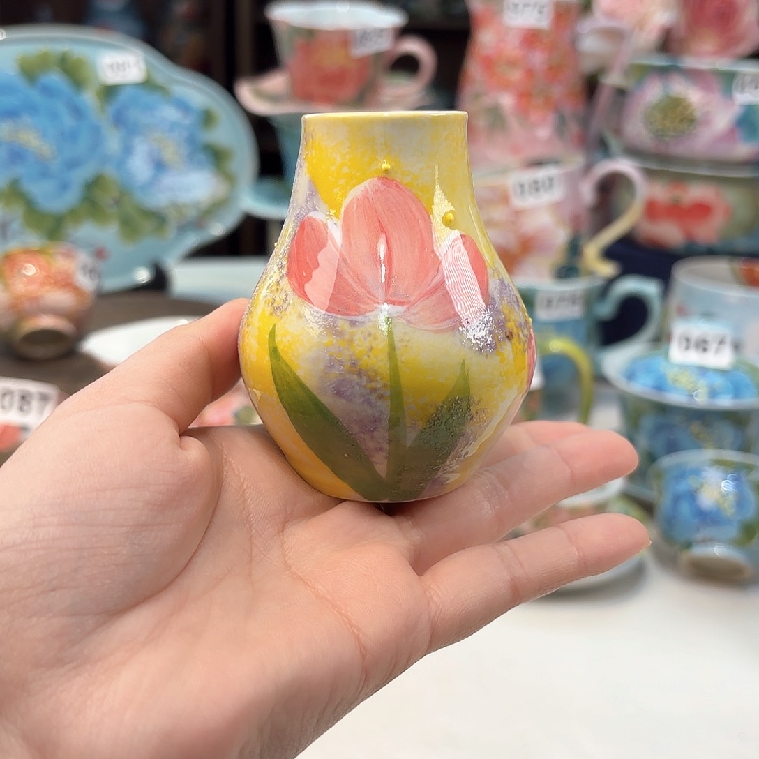 瓷片兔兔好de o k l lv tu tu tu