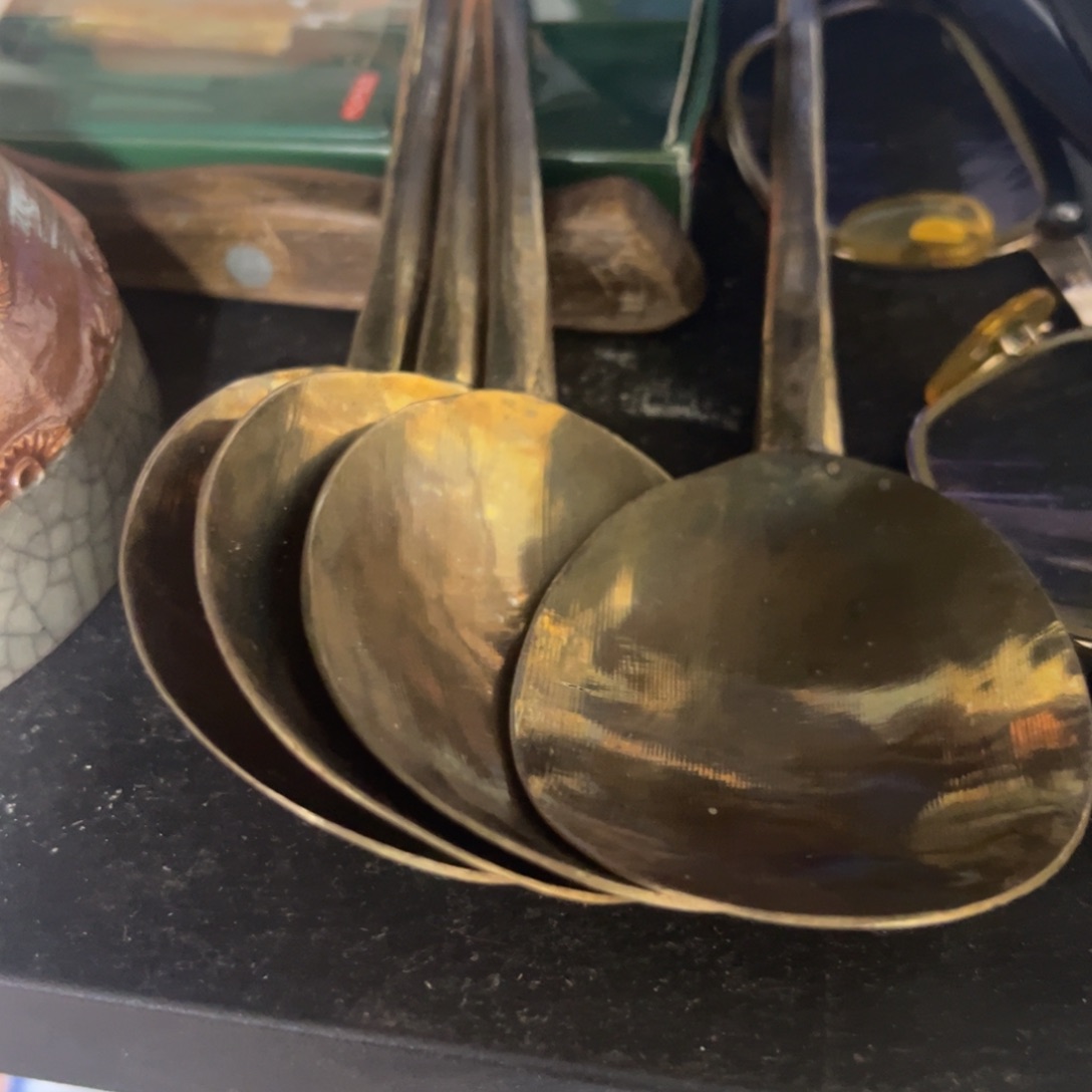 辉哥海外工艺品1半****殤