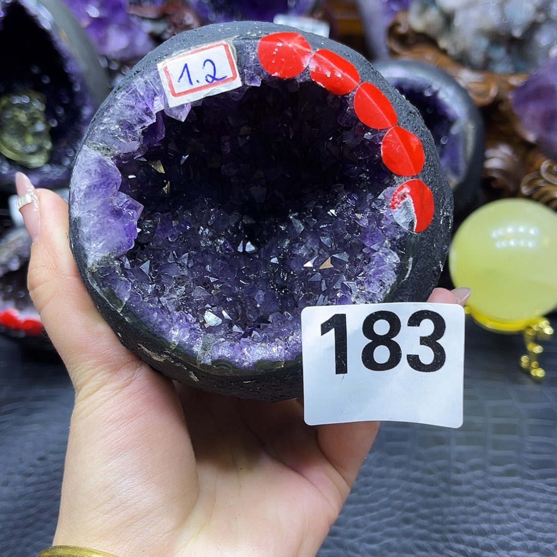 起***舍紫晶未镶嵌大型摆件（非配饰）