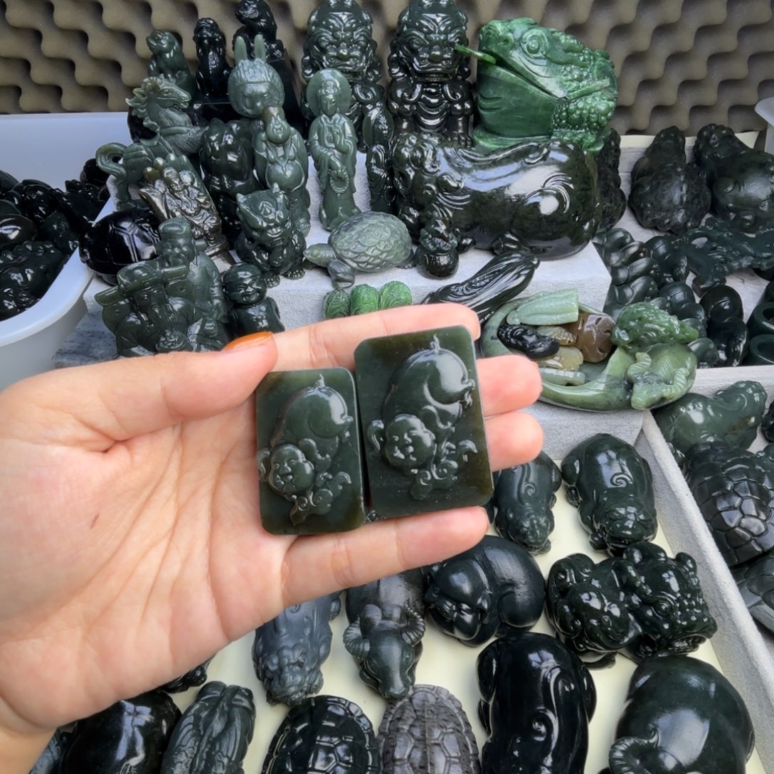 和田玉（糖玉）未镶嵌颈饰