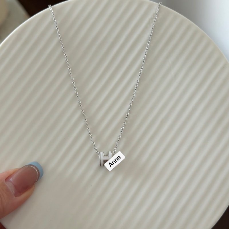 铜合金项链 白色迷你字母简约精致银色项链【X800】
