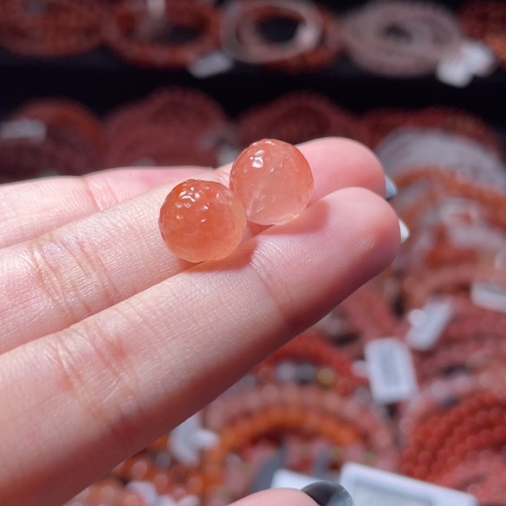 南红玛瑙未镶嵌梅花雕刻珠1714