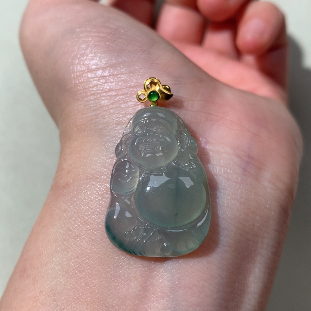 翡翠18K金镶嵌颈饰财神