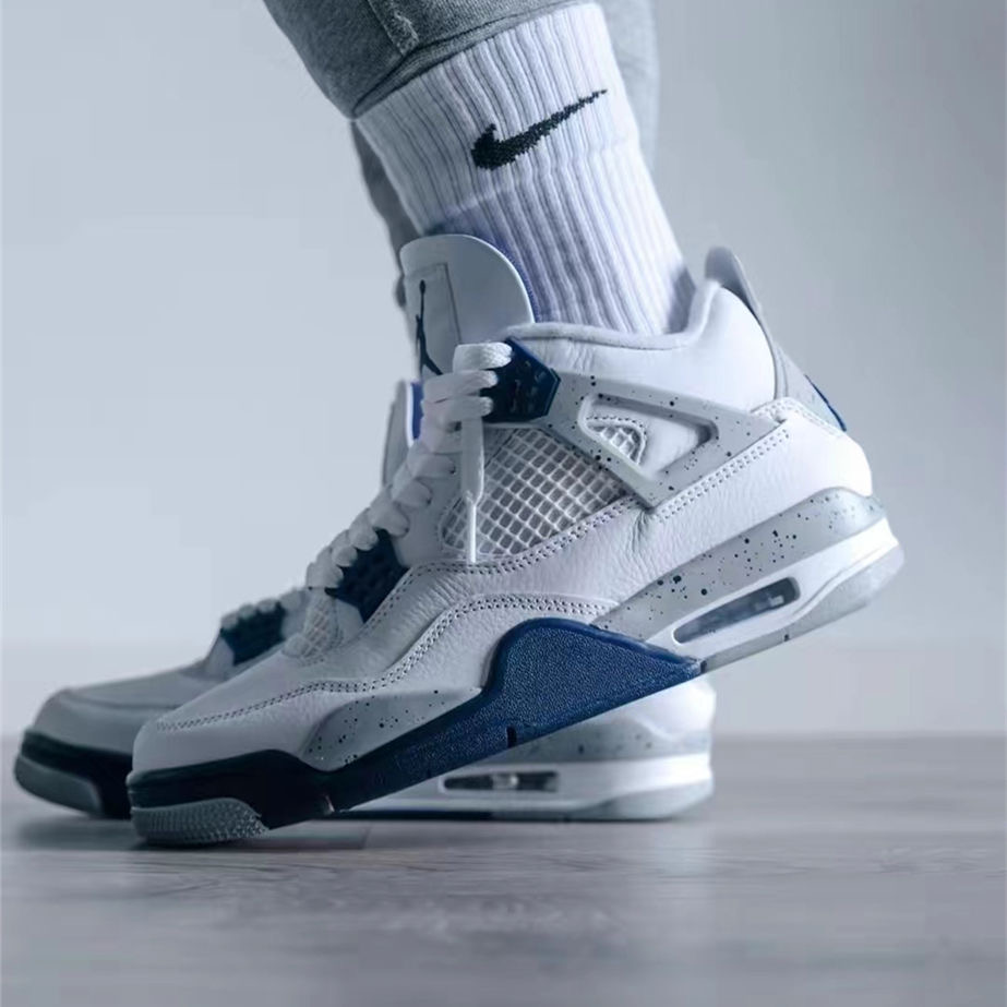 AJ4低帮篮球鞋奥利奥白水泥热熔岩运动休闲板鞋