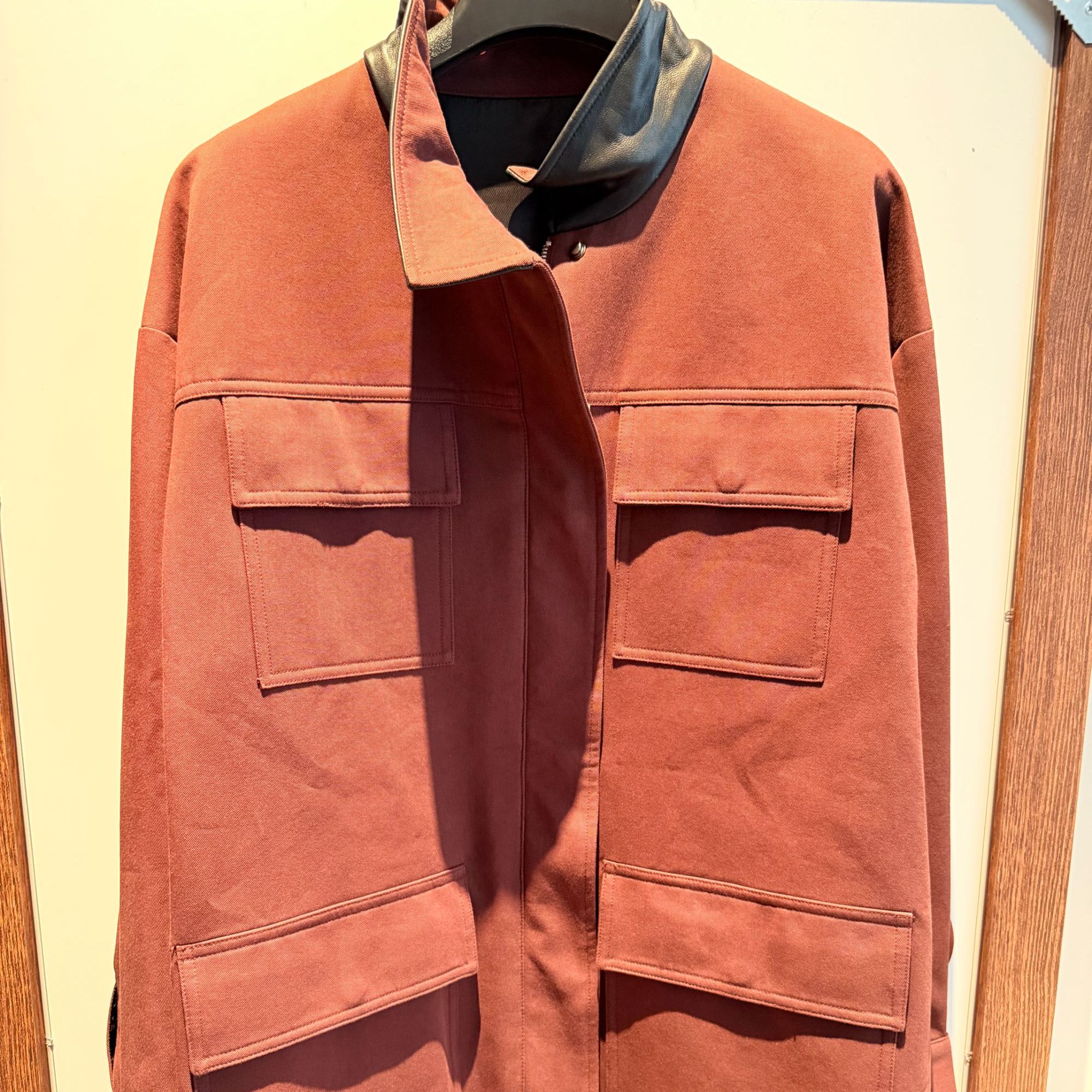 YS718 安哥拉红翻领外套【干洗】