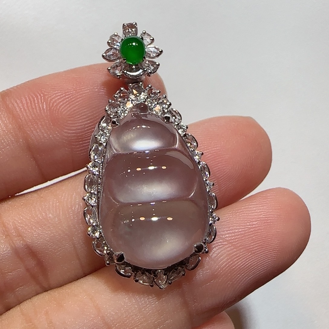 翡翠18K金镶嵌吊坠(不含链)福豆