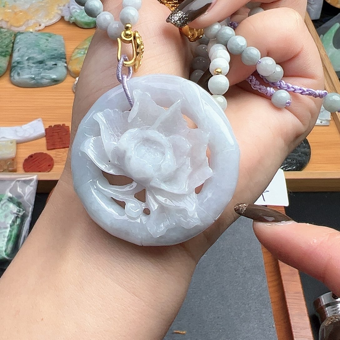 翡翠吊坠(赠链)未镶嵌吊坠55