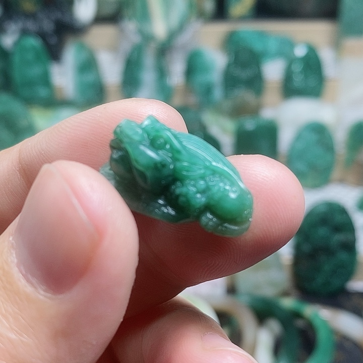 未镶嵌独山玉颈饰