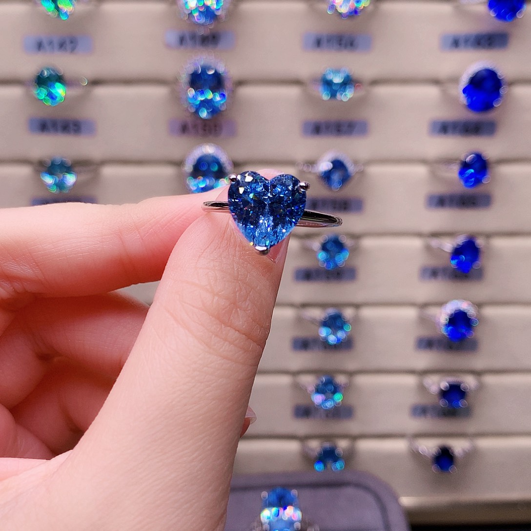 陈***。海蓝宝石银S925镶嵌戒指