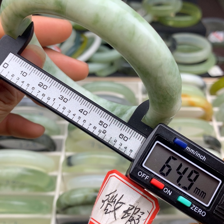 蛇纹石玉未镶嵌手镯740