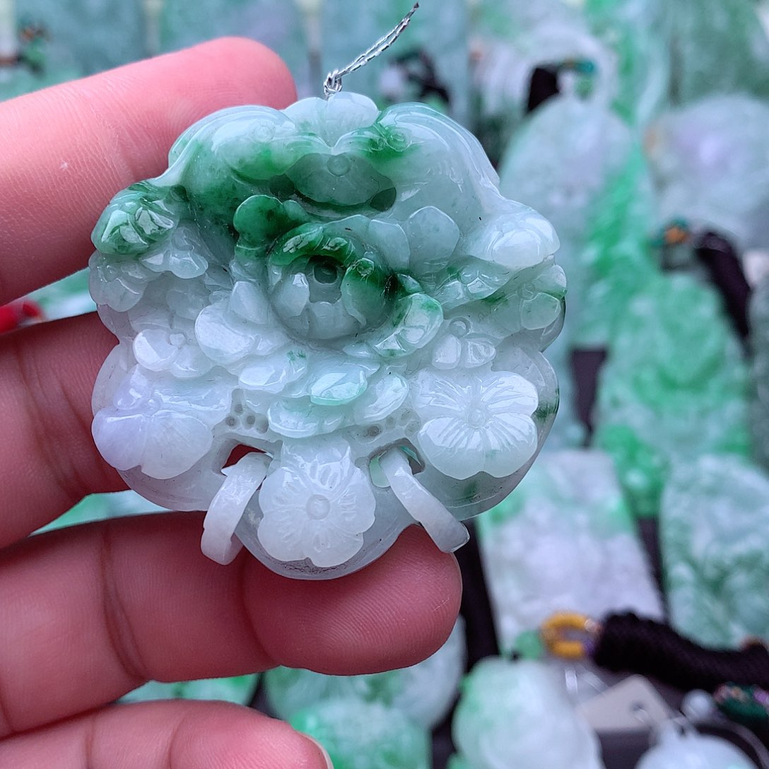 吊坠(不含链)未镶嵌翡翠