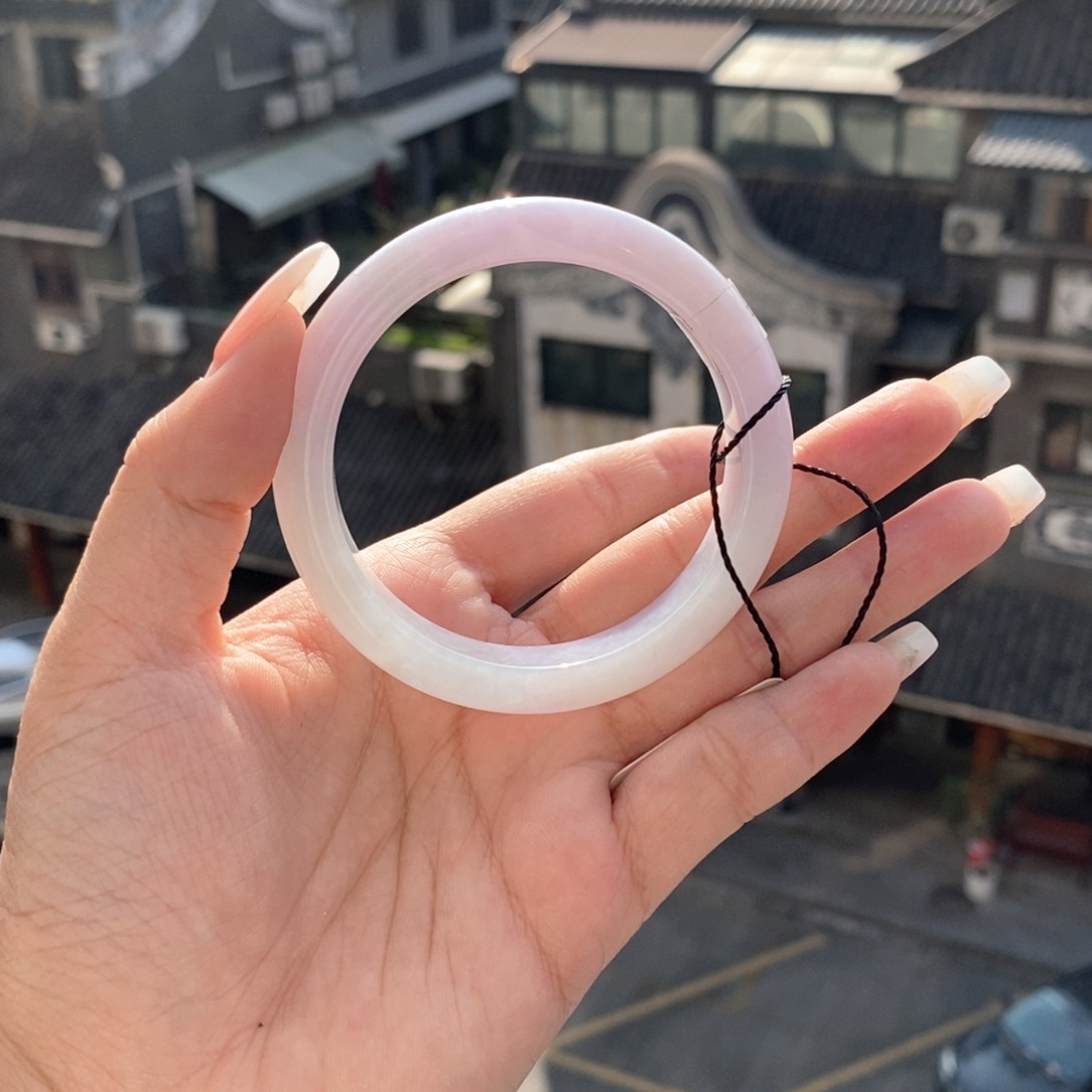 翡翠手镯未镶嵌56圈口