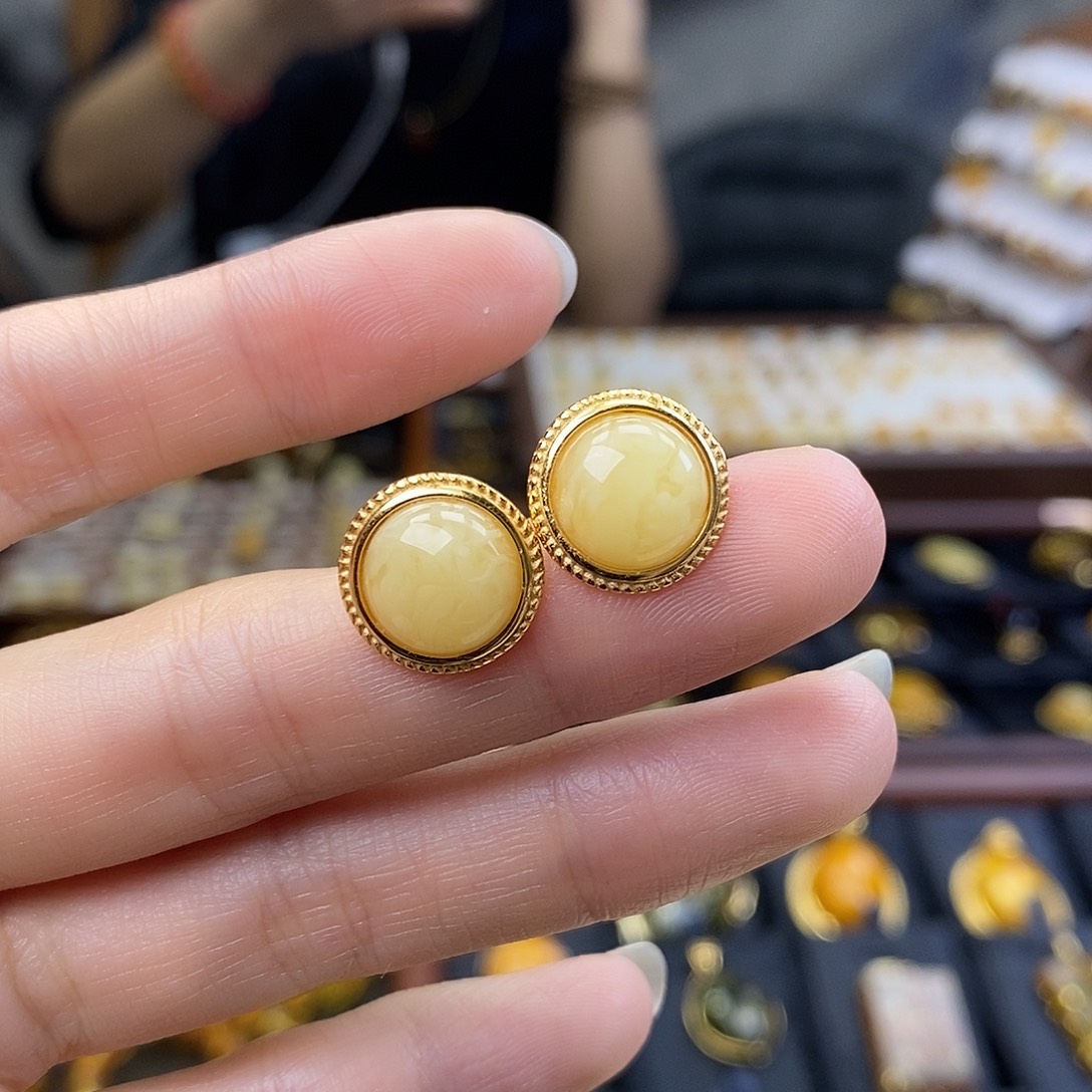 琥珀未镶嵌裸石成品