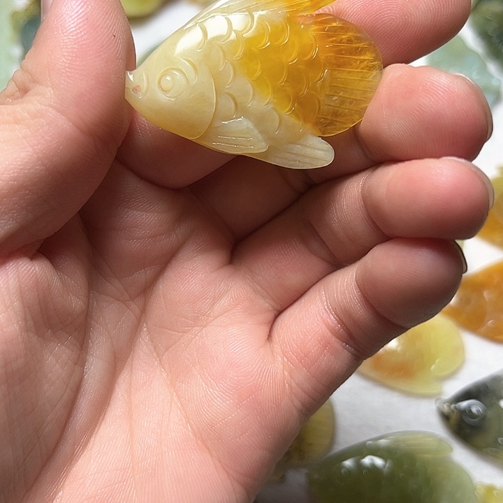 蛇纹石玉颈饰未镶嵌菏