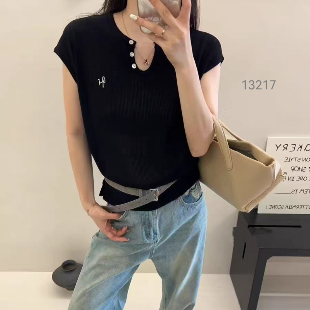 13217（部分无水洗唛，介意慎拍）WANGDAN剪刀领三粒扣刺绣小飞袖