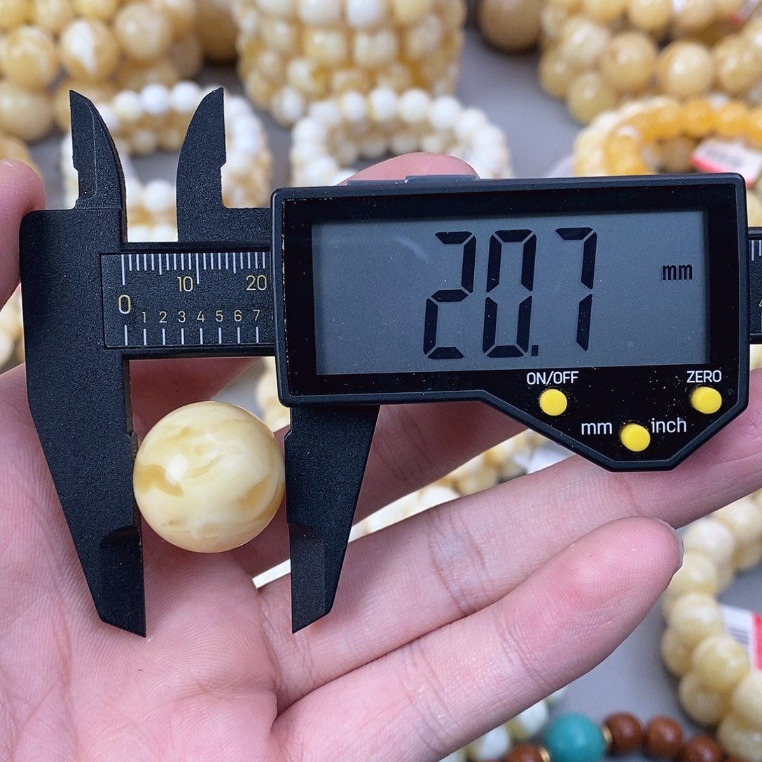 蜜蜡未镶嵌珠宝奇石