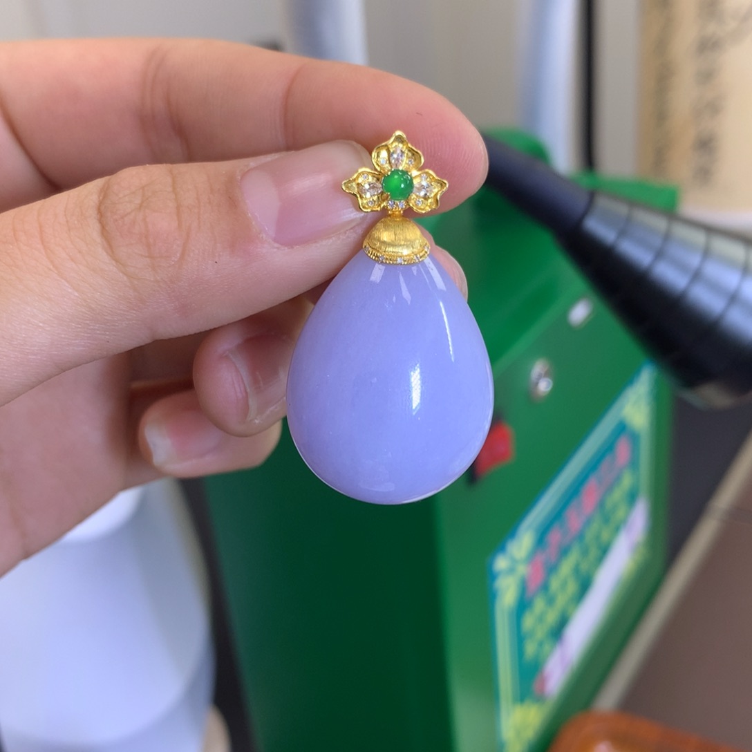 翡翠颈饰18K金镶嵌翡翠
