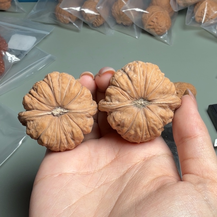 文玩核桃吊坠超**木南瓜