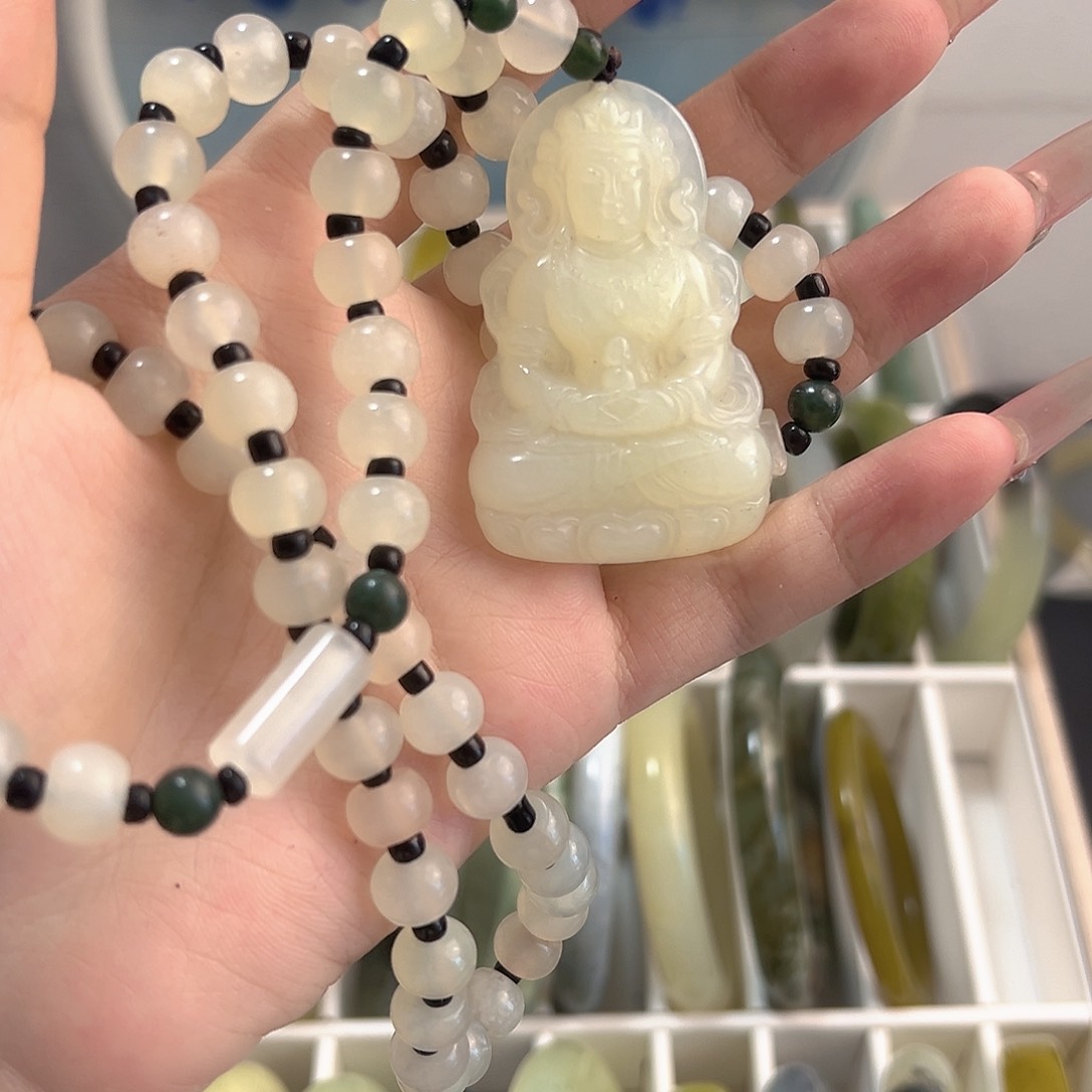 蛇纹石玉未镶嵌手镯默认瑕疵