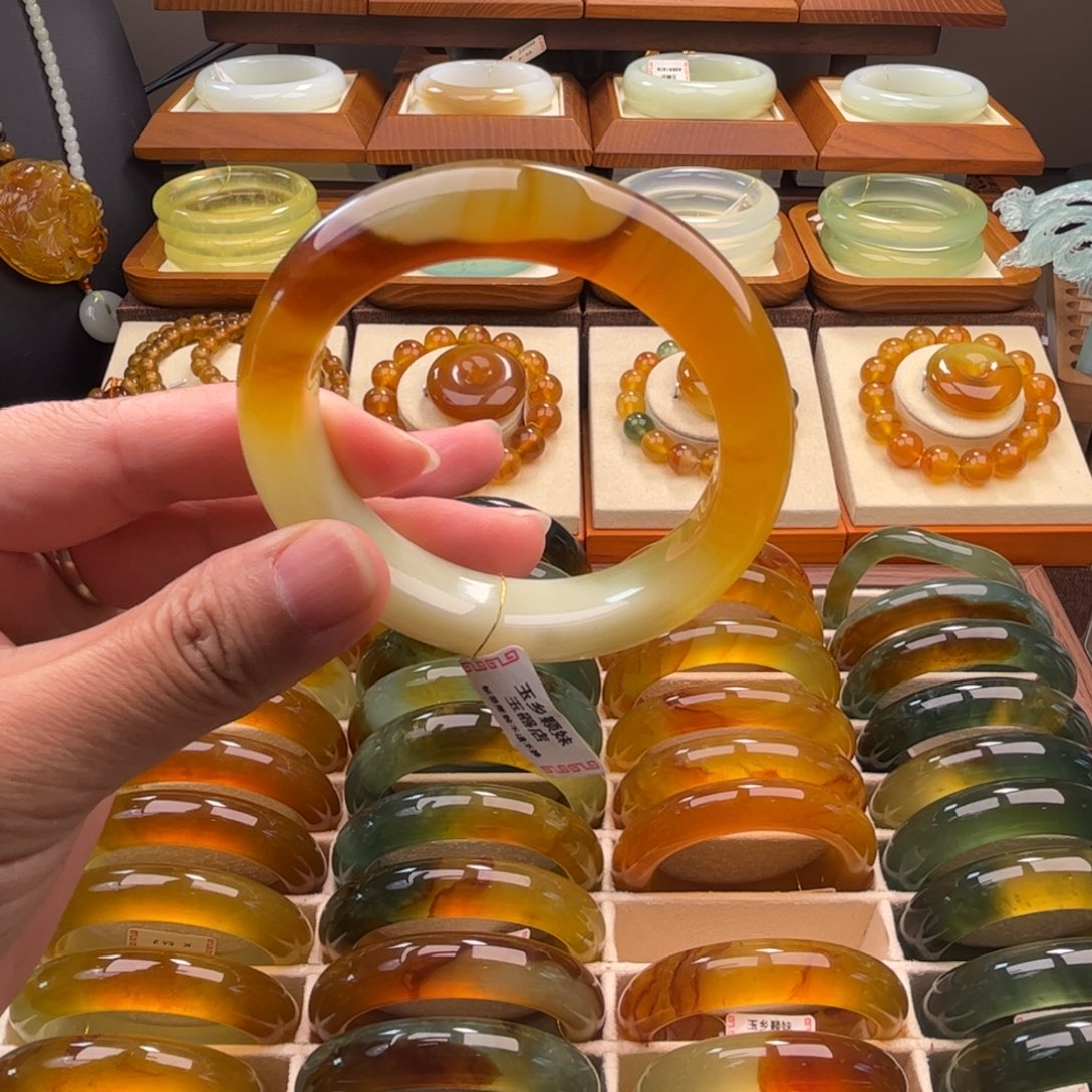 蛇纹石玉未镶嵌手镯60