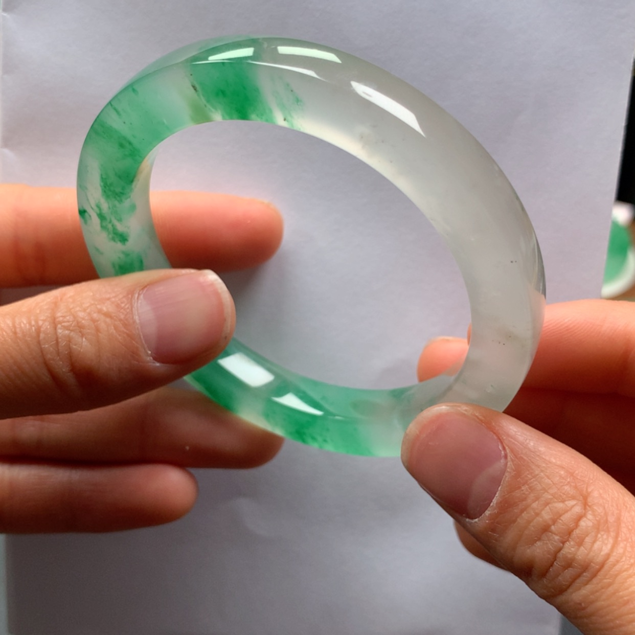 【闪购商品】石英质玉未镶嵌手镯雯*