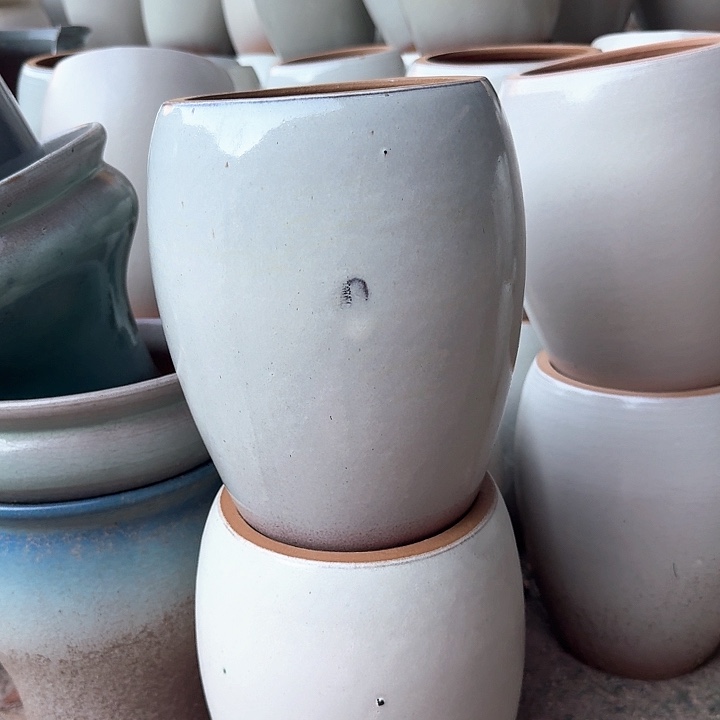 花盆工厂微瑕花盆啦啦哈哈