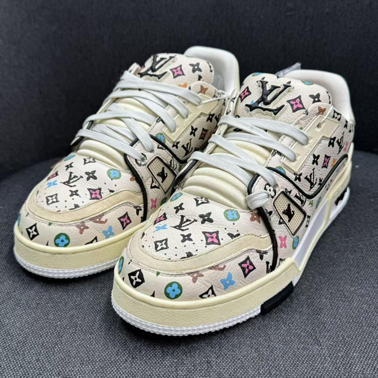95新 LouisVuitton/路易威登 新款炫彩老花泰勒联名trainer奢鞋