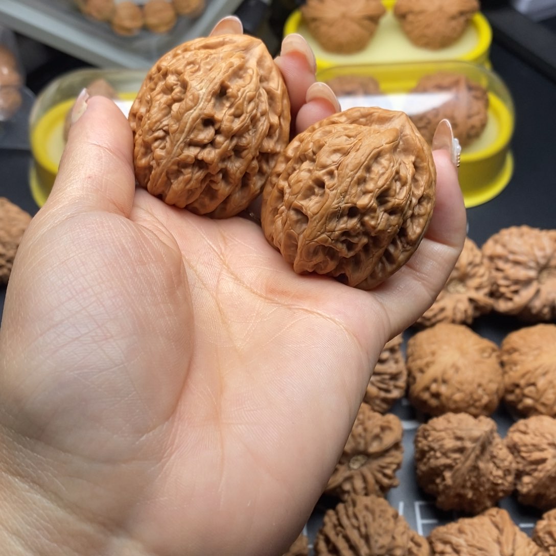 文玩核桃把件红锦鲤42