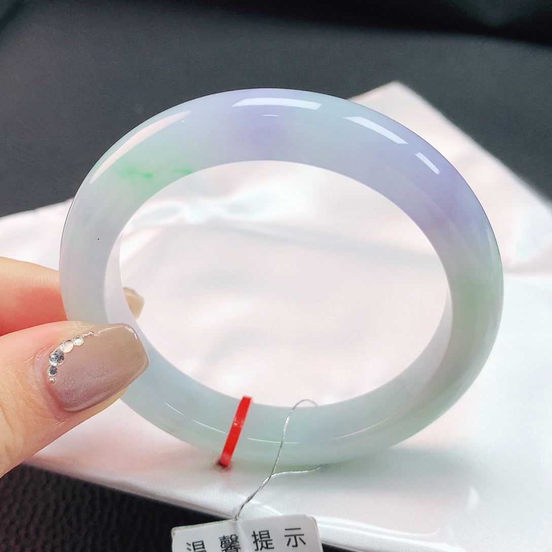 翡翠手镯未镶嵌52圈