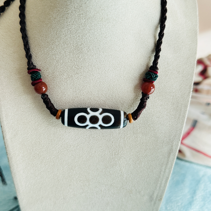 玛瑙材质的五眼气质脖挂珠长4厘米左右