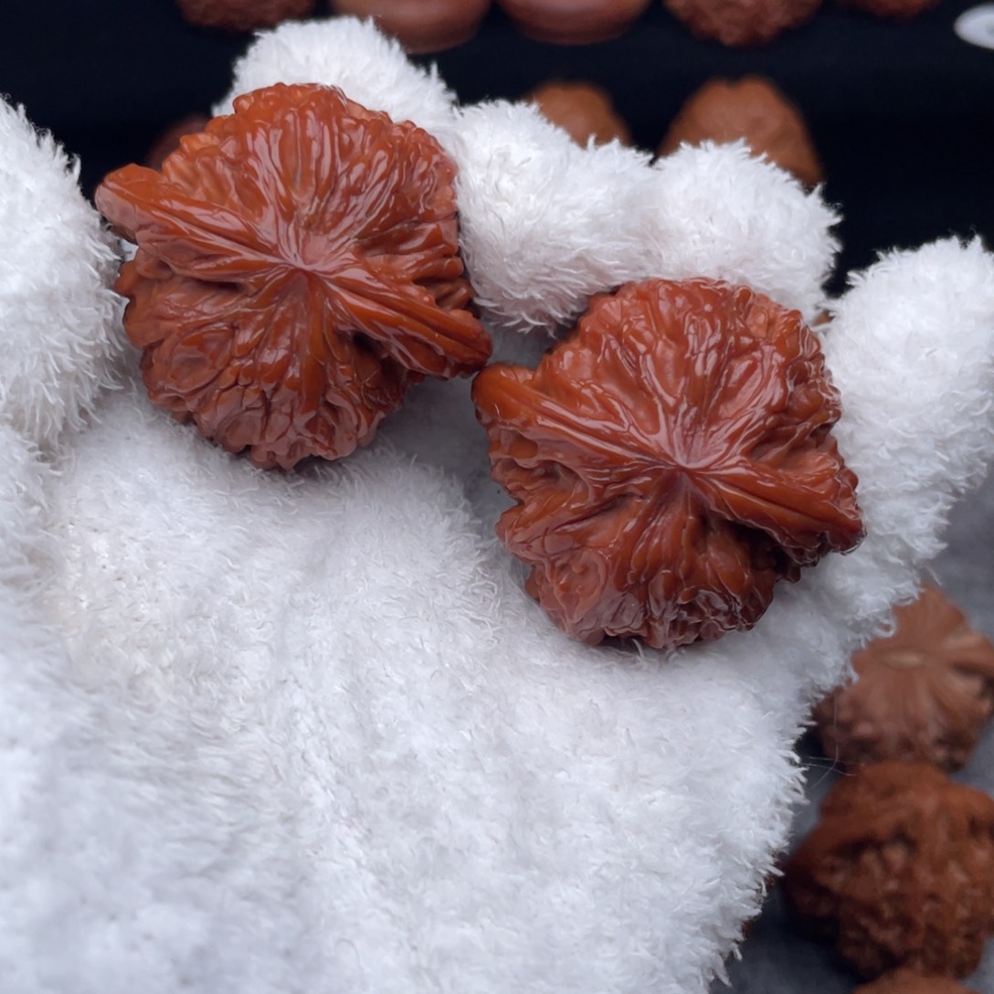 文玩核桃吊坠健***，全品红磨盘43尺矮桩福利价