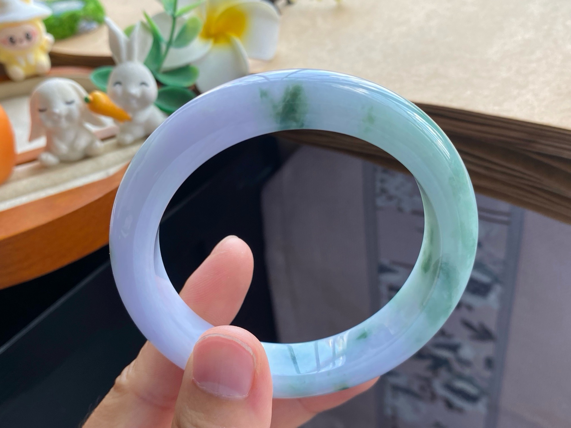 强推122盘13440号58.8-12.8-9.4！一边是清爽的深邃绿色翡翠手镯