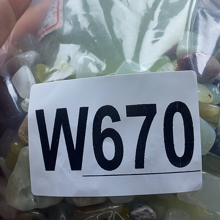 蛇纹石玉未镶嵌鱼缸的