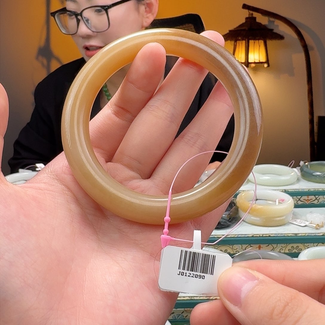 和田玉手镯60未镶嵌