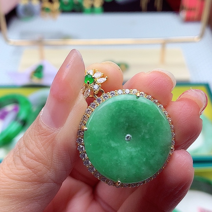 翡翠颈饰银S925镶嵌翡翠