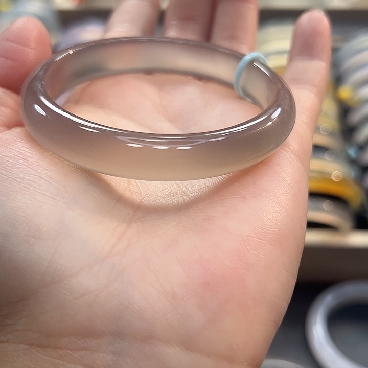 玛瑙/玉髓手镯未镶嵌颤****露