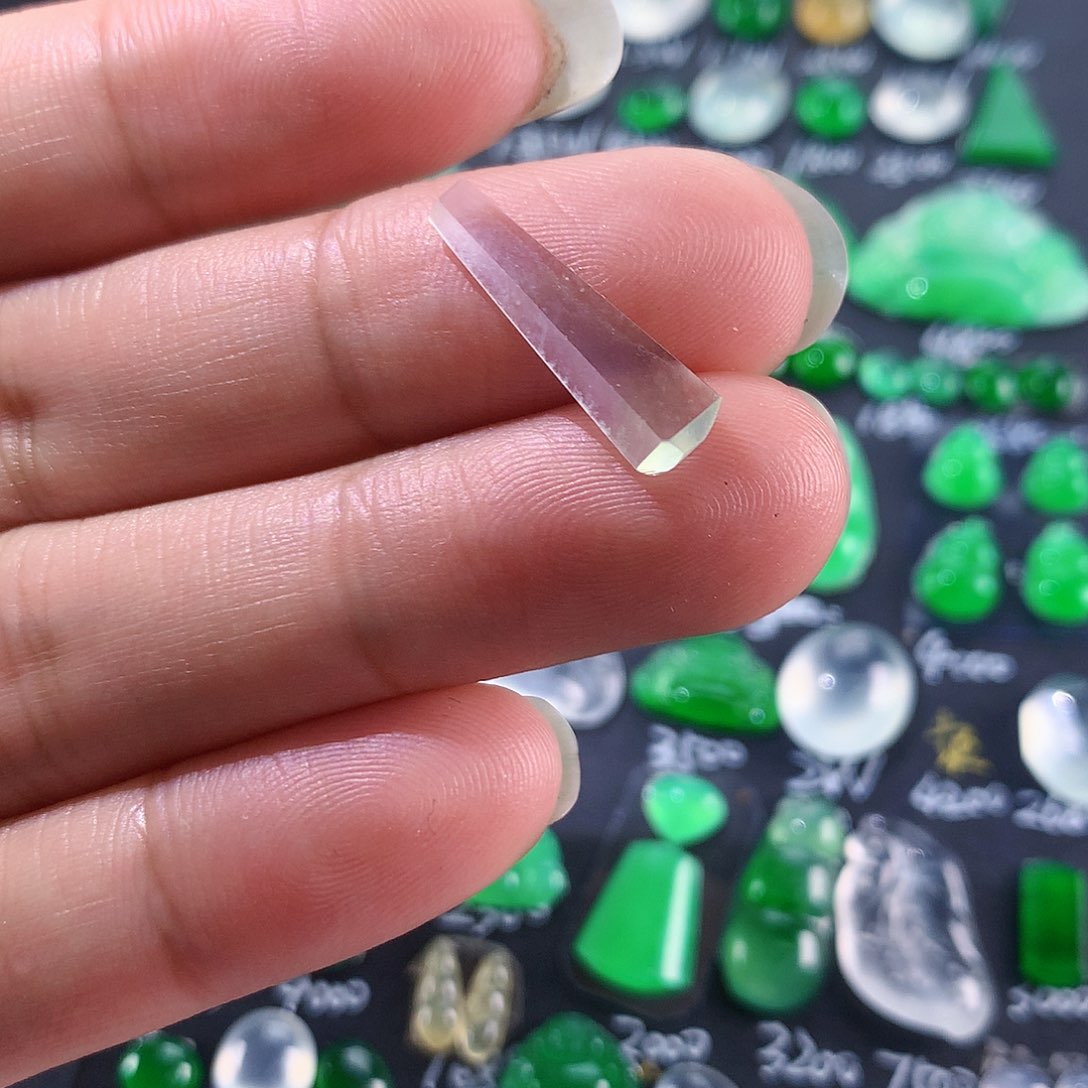 【闪购商品】翡翠颈饰未镶嵌天然翡翠高冰切割
