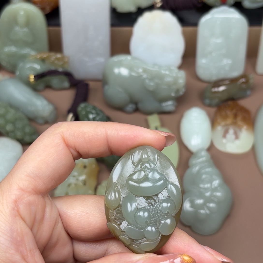 和田玉颈饰未镶嵌