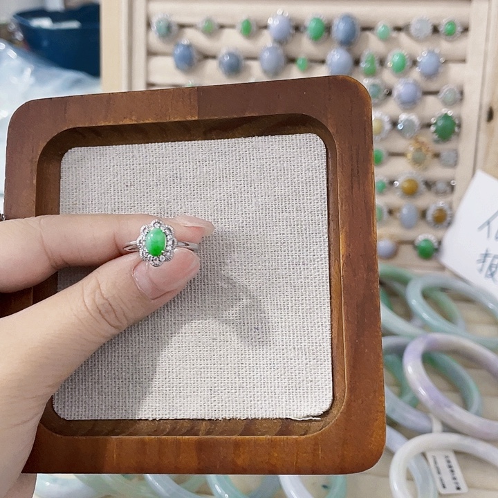 翡翠未镶嵌颈饰天然翡翠Ａ货