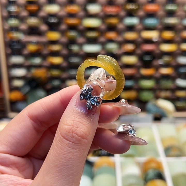 蛇纹石玉戒指未镶嵌