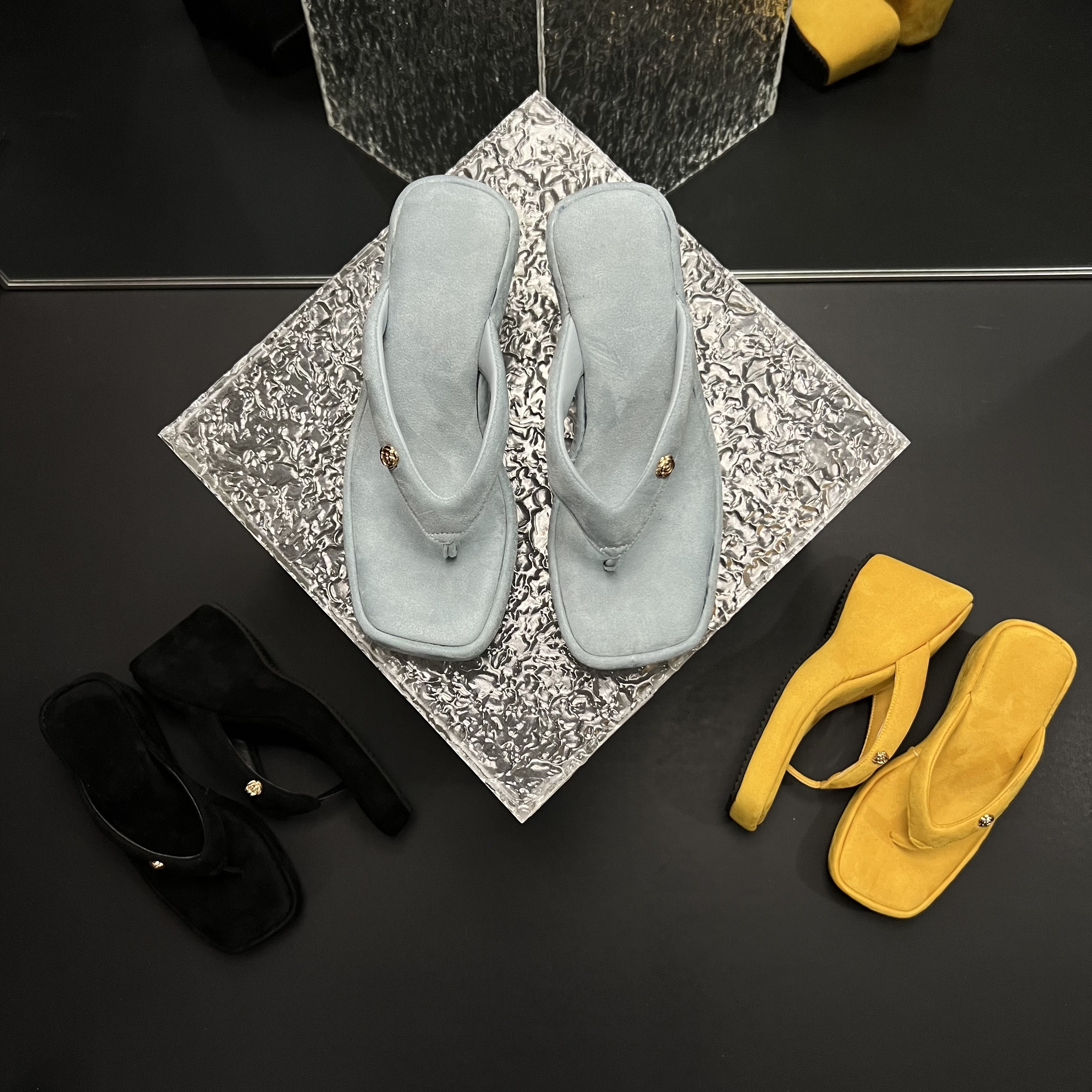 2025夏小个子增高厚底沙滩人字拖鞋女外穿方头坡跟防水台夹趾拖鞋