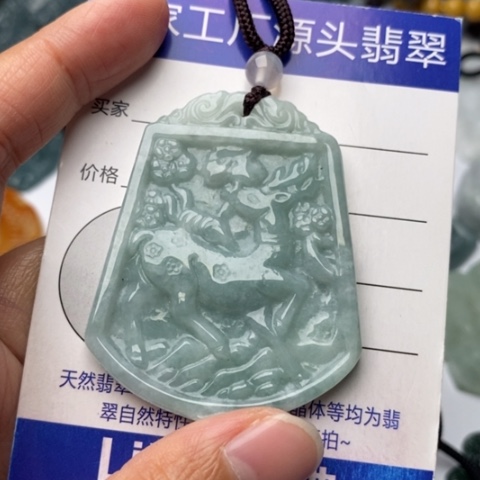 翡翠颈饰未镶嵌翡翠