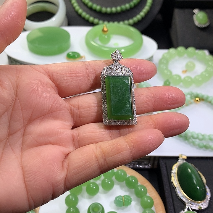 颈饰银S925镶嵌和田玉（碧玉）财****多