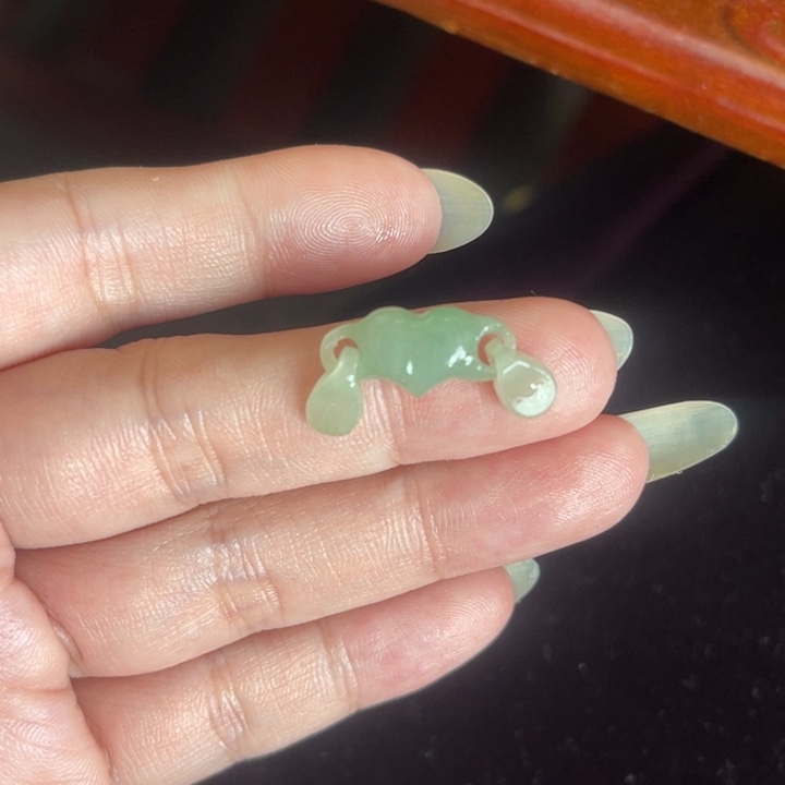 T***u定制翡翠未镶嵌翡翠