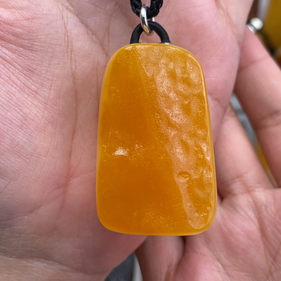 琥珀吊坠(赠链)未镶嵌