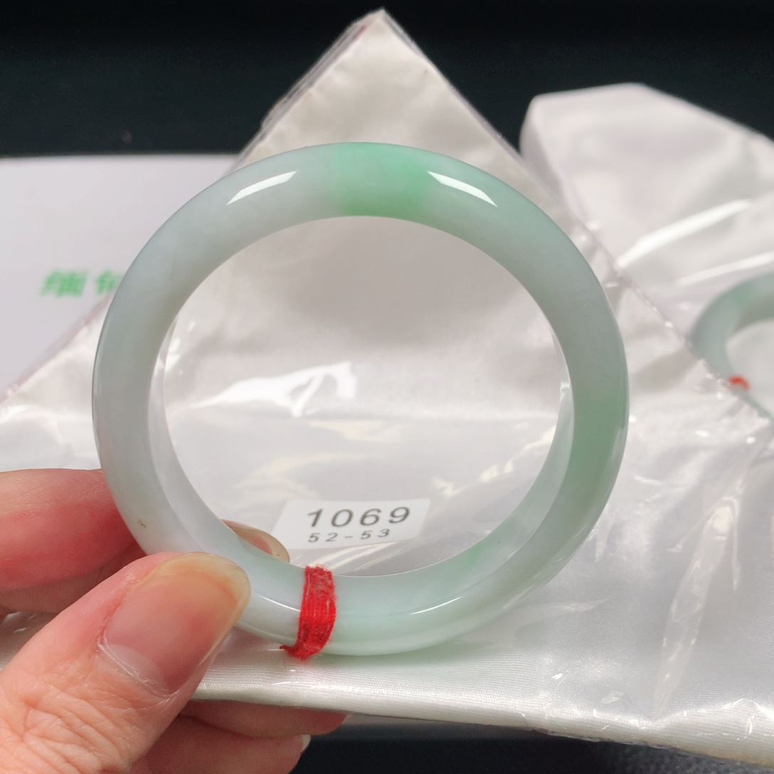 翡翠手镯未镶嵌编号1069